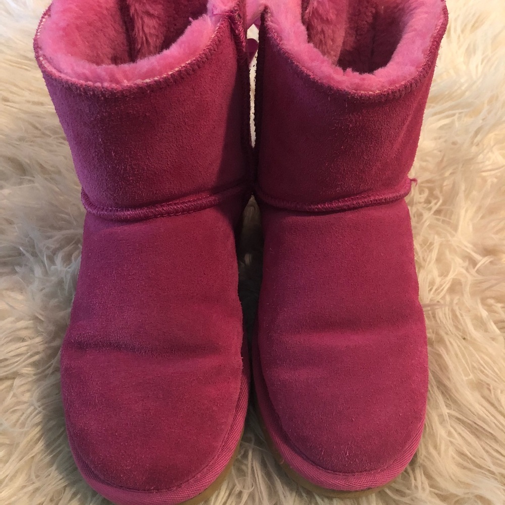 Short Bow UGG